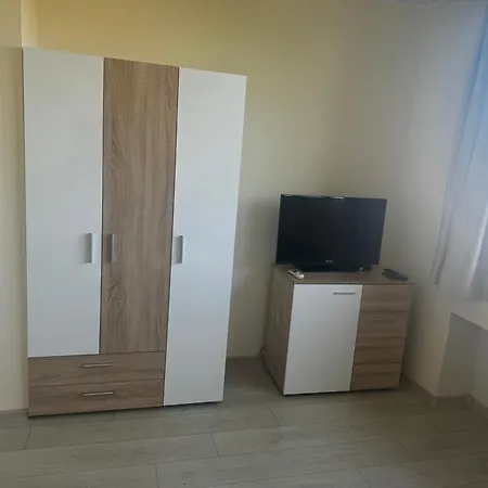Avelov Art Apartment Burgas