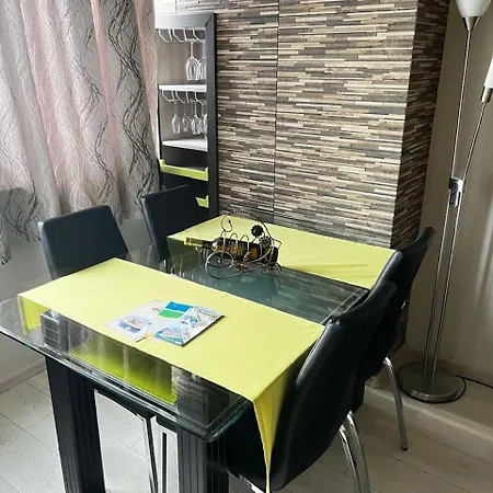 Avelov Art Apartament *